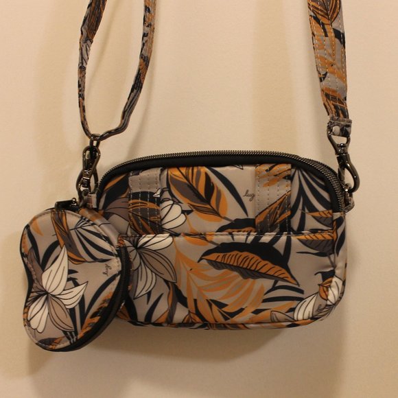 Lug bundle: Coupe Convertible Crossbody / Belt bag and Heart Coin Purse EUC - Picture 4 of 13